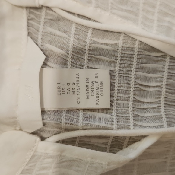 👚H&M Blouse - Picture 2 of 3